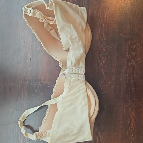 Gilligan & O'Malley Cream Lace Trim Bra - Picture 2 of 3